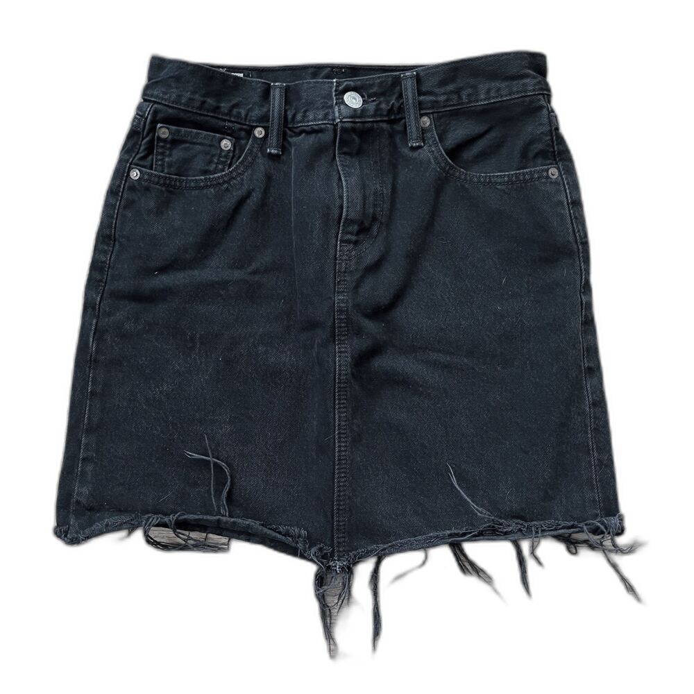 Vintage Levi's Black Fray Hem Denim Skirt  Women's Size 26 - Picture 2 of 9